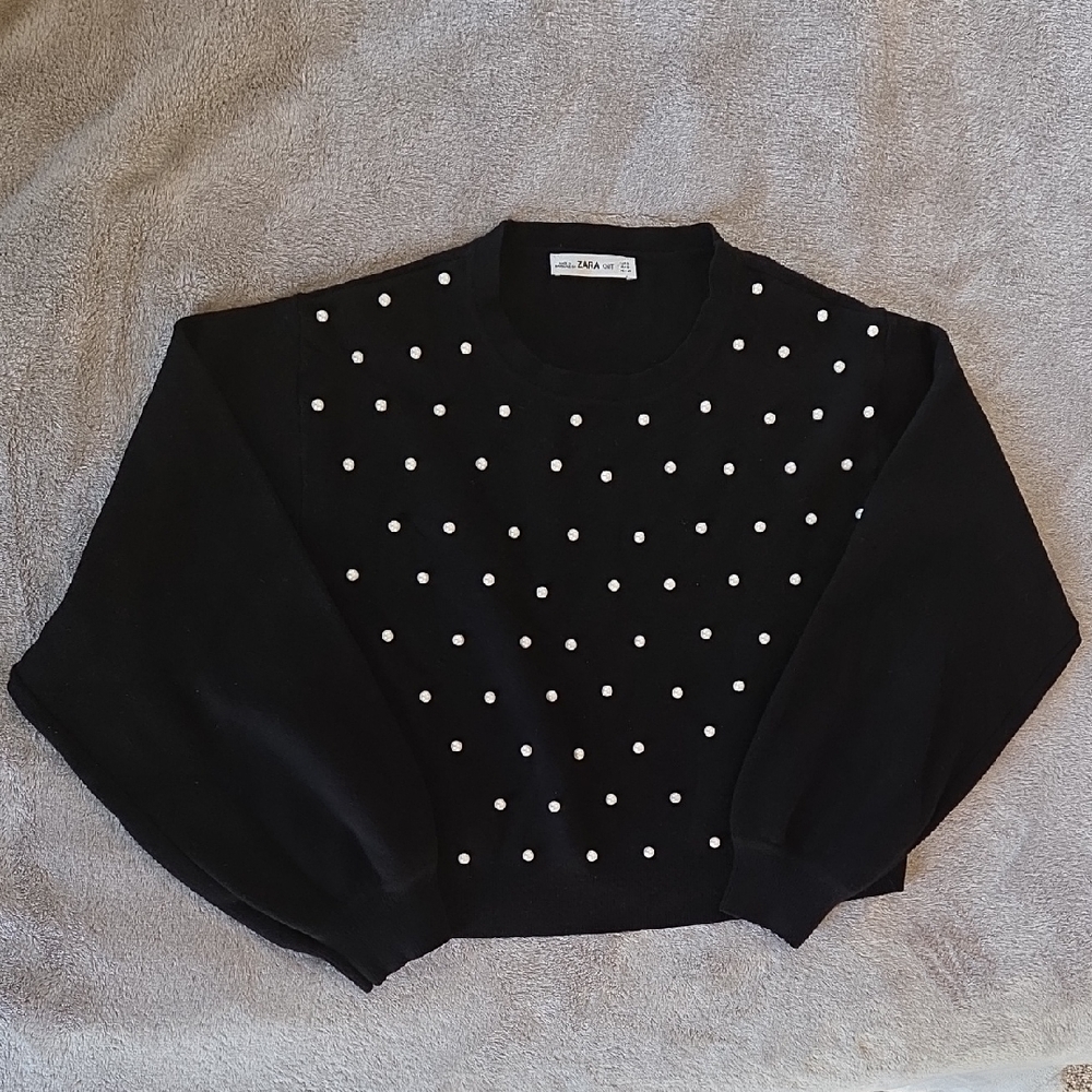 Zara Black Sweater with White Pearl Studs